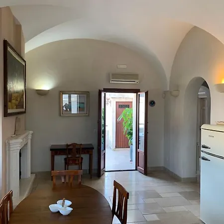 Palazzo Dei Gesuiti Con Terrazza Privata * Monopoli